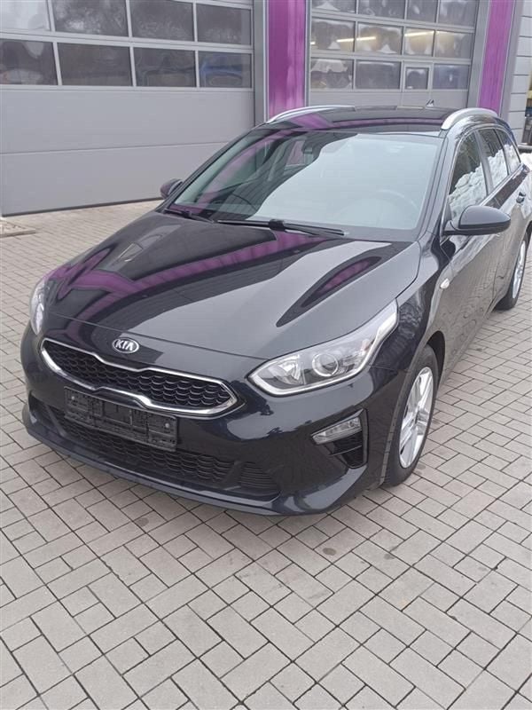 Gebraucht Kia Ceed Sportswagon Vision 136 PS (100 kW) 2020 Schwarz Kombi