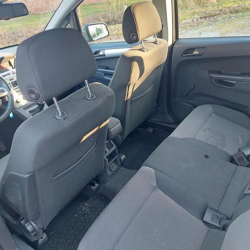 Gebraucht Opel Zafira 115 PS (84 kW) 2012 Grau Van / Kleinbus