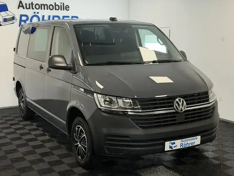 Gebraucht VW Transporter 150 PS (110 kW) 2023 Pure grey Van