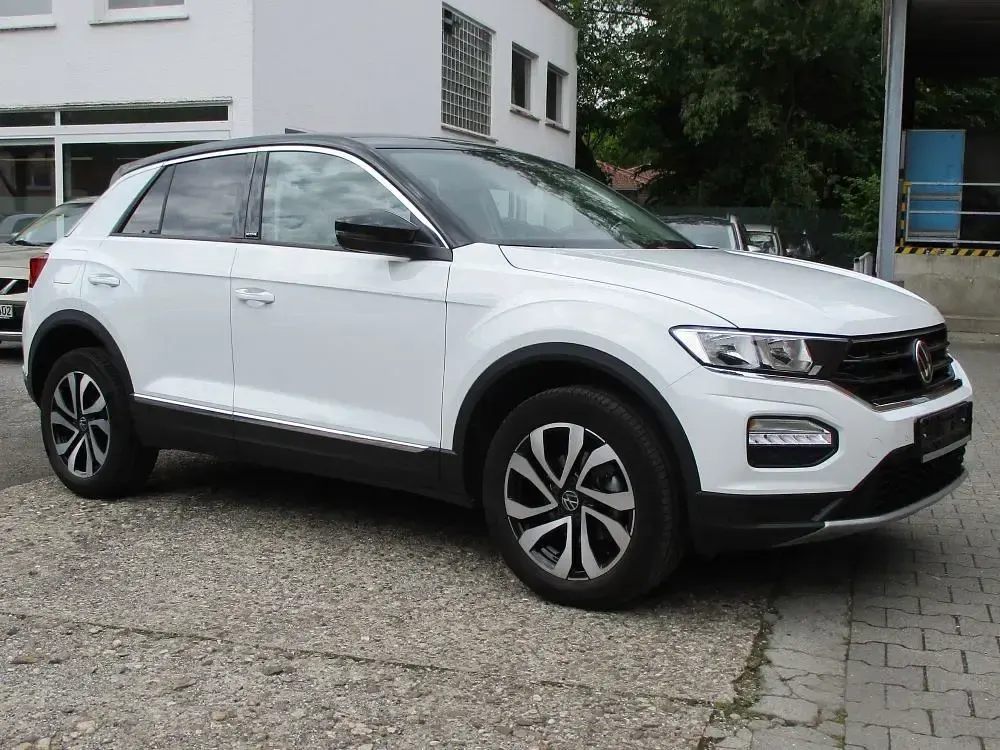 Gebraucht VW T-Roc Active 150 PS (110 kW) 2021 Pure white SUV