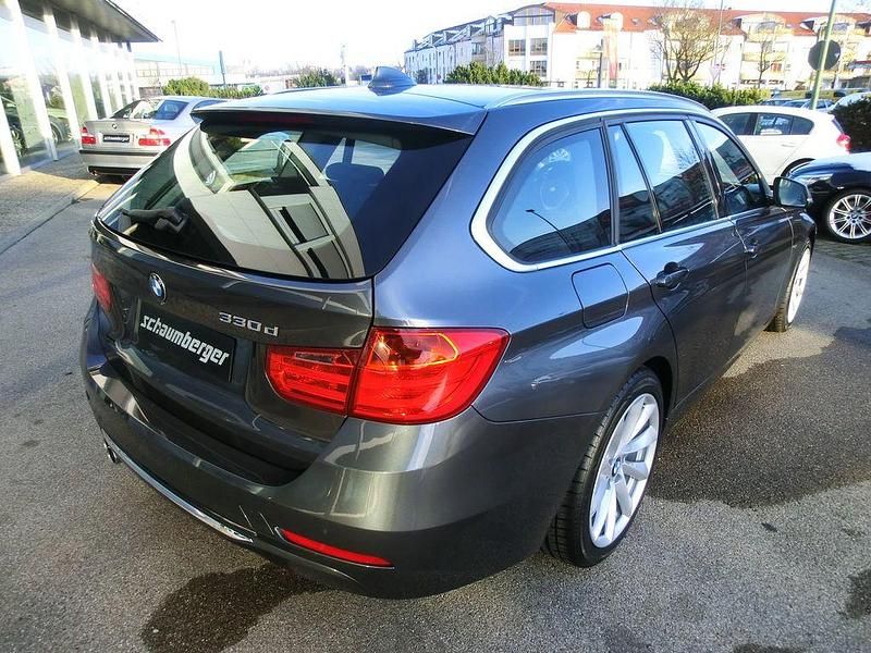 Gebraucht BMW 330 Luxury Line 258 PS (189 kW) 2012 Grau Limousine