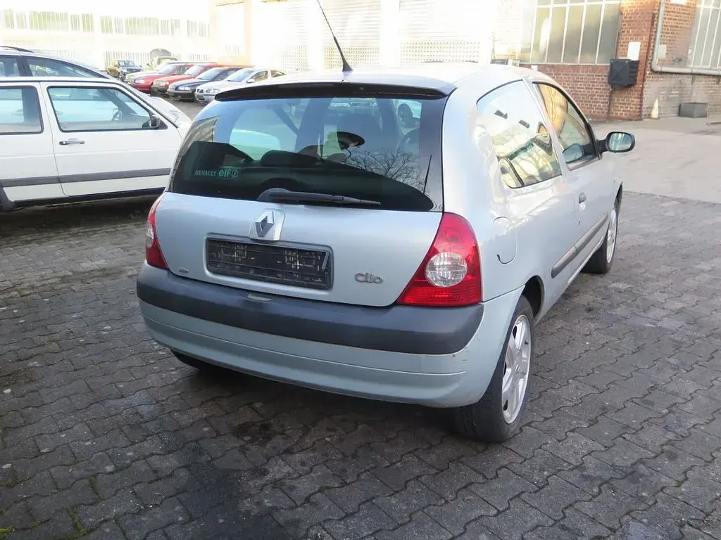 Gebraucht Renault Clio 58 PS (42 kW) 2001 Grau Kleinwagen
