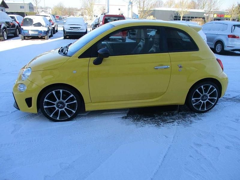 Gelb Gebraucht 2016 Abarth 595 Turismo Limousine | 7.450 € (Superpreis) - Bild 1/4
