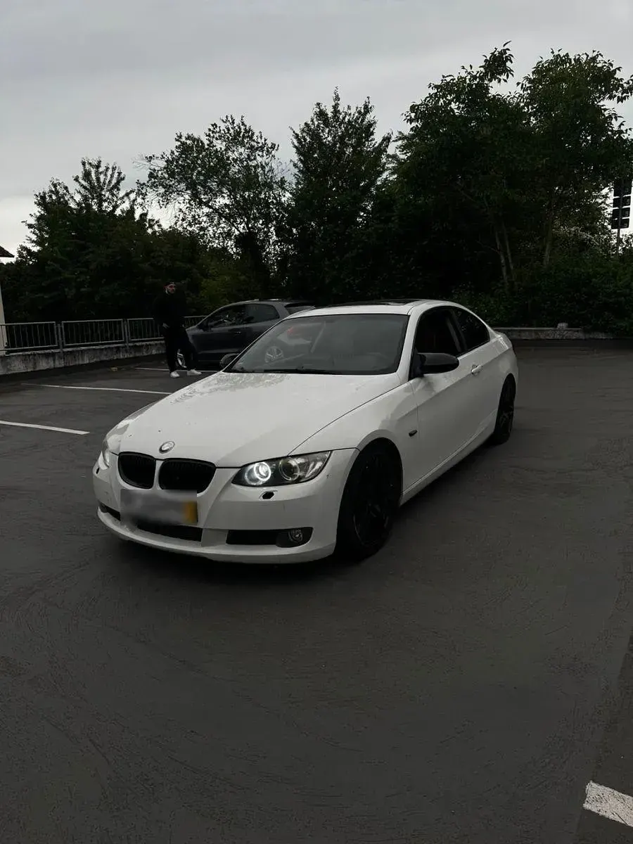 Gebraucht BMW 335 Basis 306 PS (225 kW) 2007 Weiß Coupé