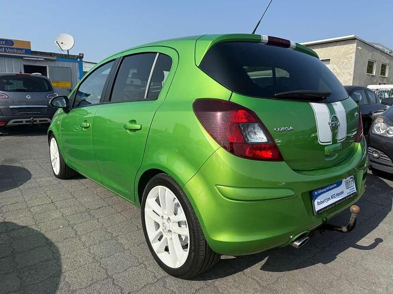 Second-hand Opel Corsa 101 CP (74 kW) 2012 Verde Hatchback