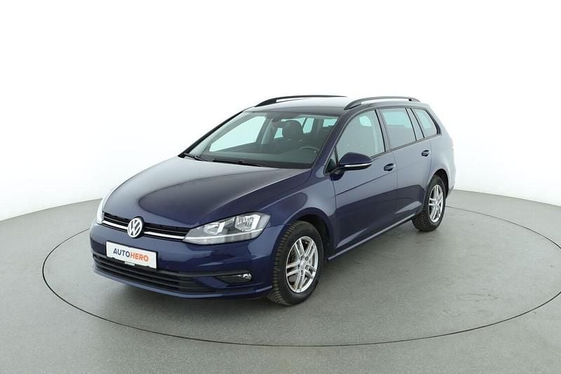 Blau Gebraucht 2017 VW Golf VII Trendline Kombi | 13.490 € (Fairer Preis) - Bild 1/3