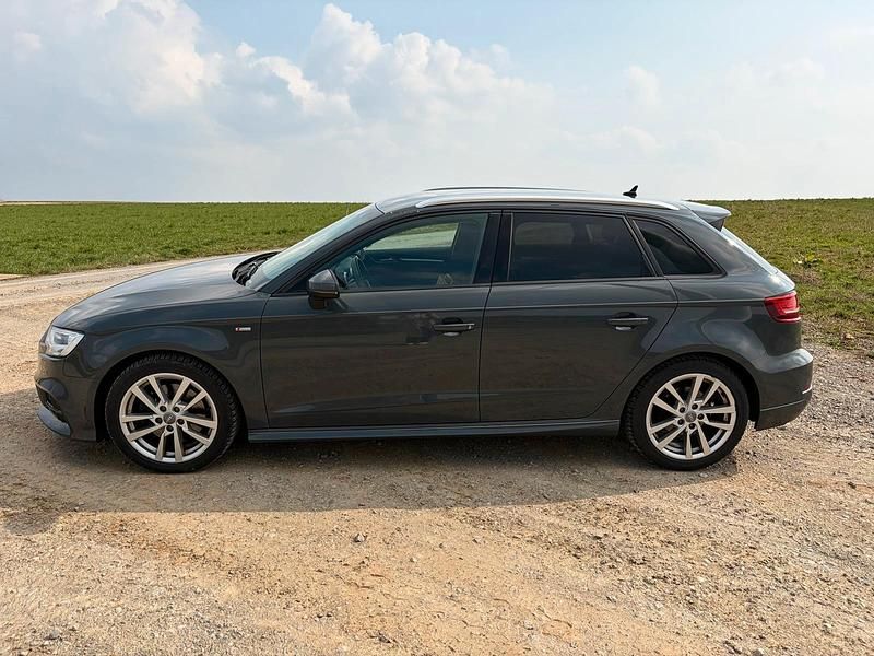 Używany Audi A3 Design 150 KM (110 kW) 2019 Szary Sedan/Limuzyna