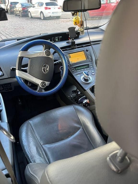 Gebraucht Toyota Prius Executive 136 PS (100 kW) 2010 Weiß Kleinwagen