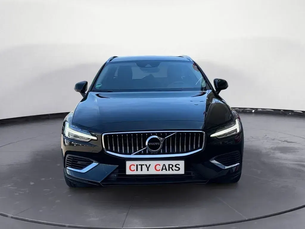 Gebraucht Volvo V60 Inscription 253 PS (186 kW) 2022 Schwarz Kombi
