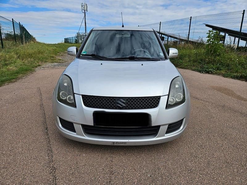 Gebraucht Suzuki Swift 92 PS (67 kW) 2009 Silber Kleinwagen