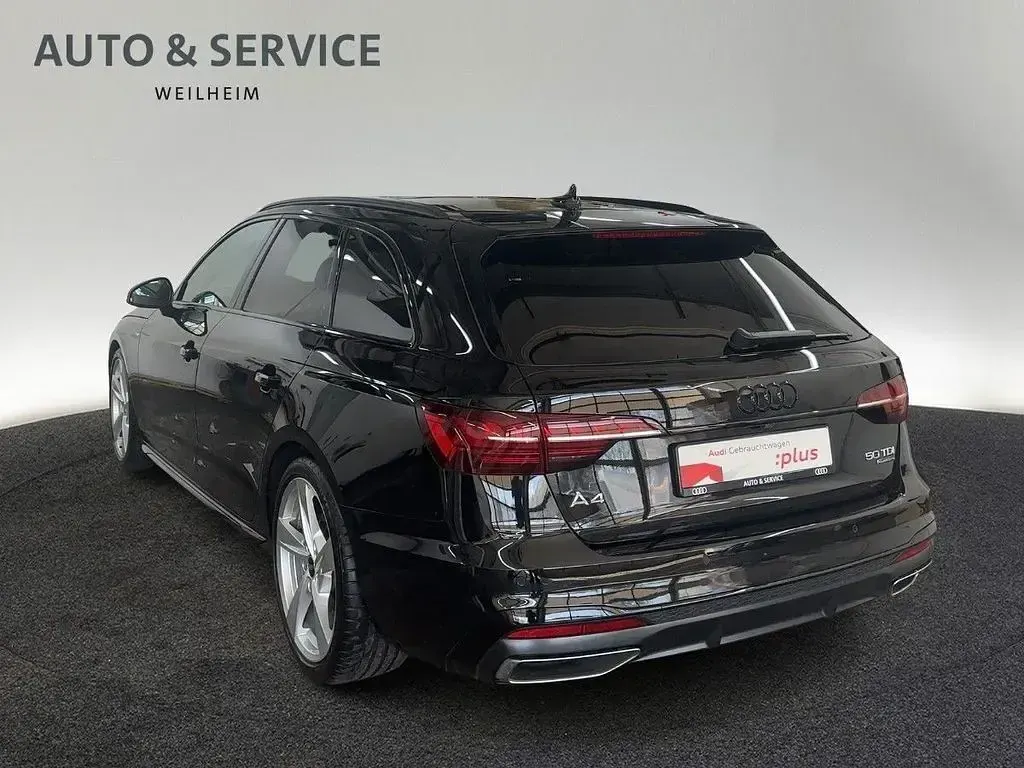 Gebraucht Audi A4 Ambiente 286 PS (210 kW) 2022 Mythosschwarz metallic Kombi