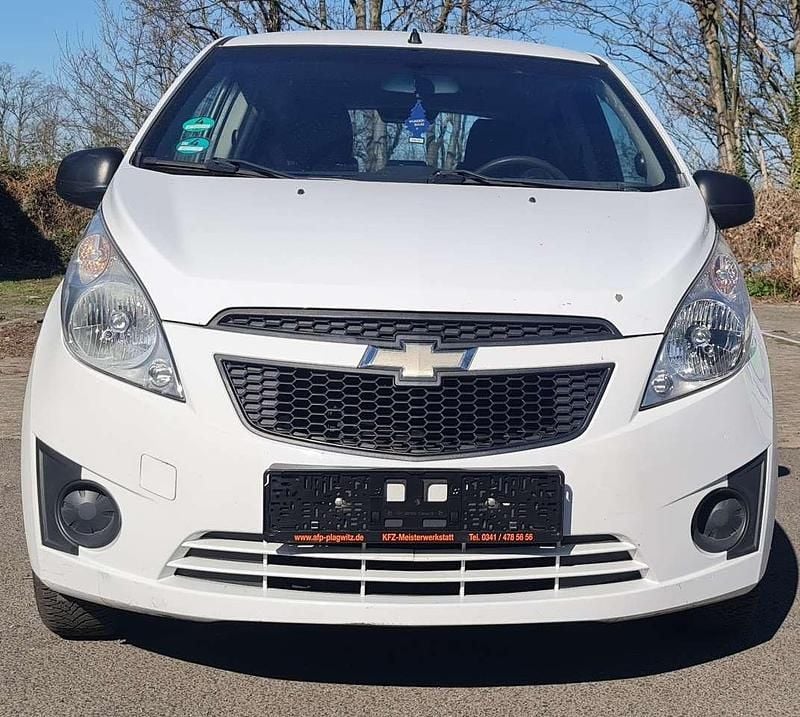 Gebraucht Chevrolet Spark 68 PS (50 kW) 2012 Schneeweiss/summitwhite/arctic Kleinwagen