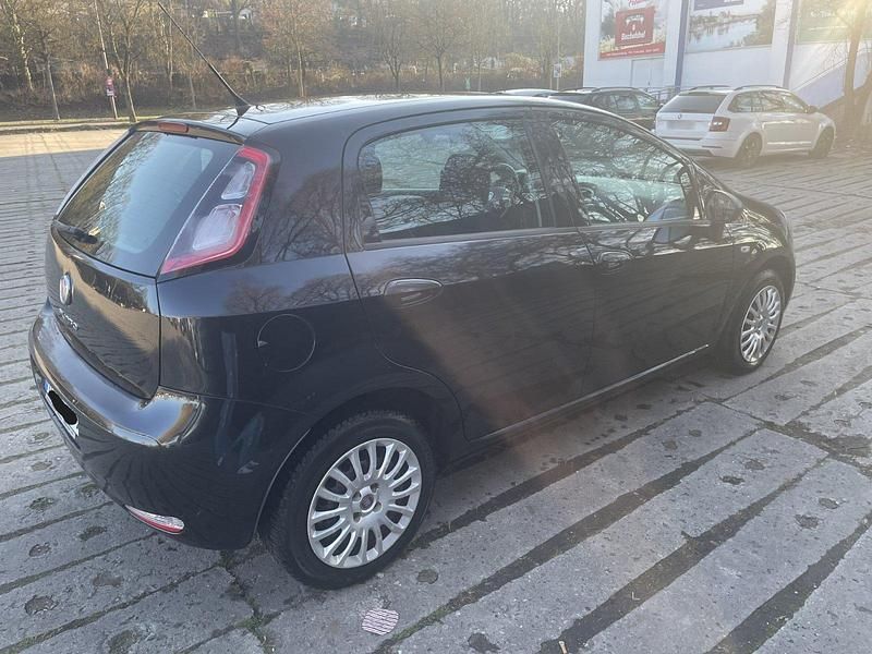 Gebraucht Fiat Punto 70 PS (51 kW) 2012 Schwarz Kleinwagen
