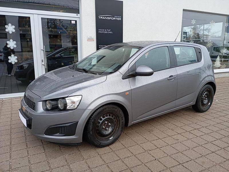 Grau Gebraucht 2011 Chevrolet Aveo LT Kleinwagen | 3.590 € (Fairer Preis) - Bild 1/4