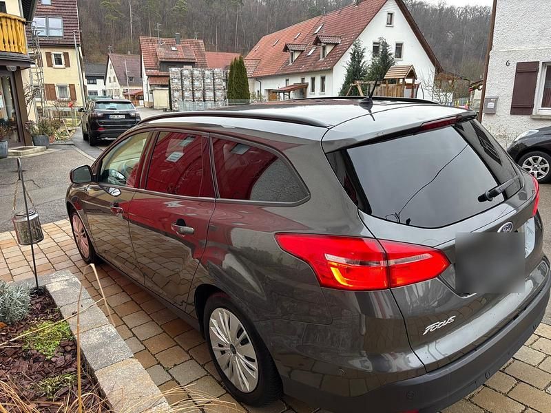 Gebraucht Ford Focus Business Edition 120 PS (88 kW) 2016 Silber Kombi
