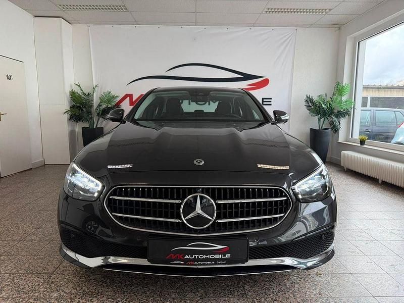 Gebraucht Mercedes E200 160 PS (117 kW) 2023 Grau Limousine