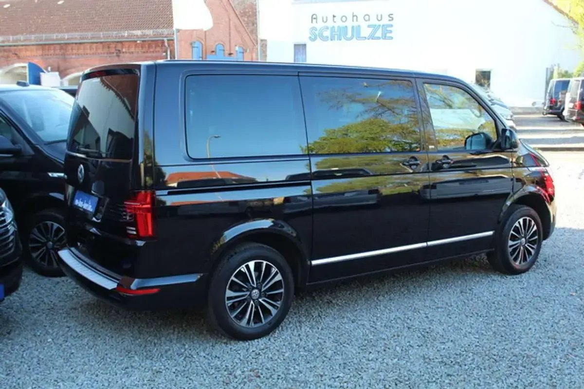 Gebraucht VW Multivan Generation Six 150 PS (110 kW) 2022 Lc9x deep black perleffeckt Van / Kleinbus