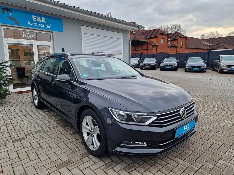 Grau Gebraucht 2018 VW Passat Comfortline Kombi | 15.590 € (Fairer Preis) - Bild 1/4