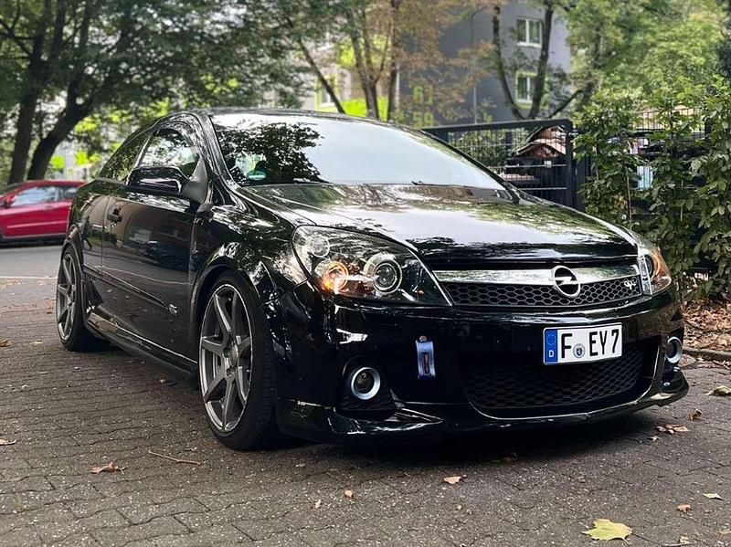 Schwarz Gebraucht 2006 Opel Astra GTC OPC Coupé | 4.000 € (Etwas zu teuer) - Bild 1/4