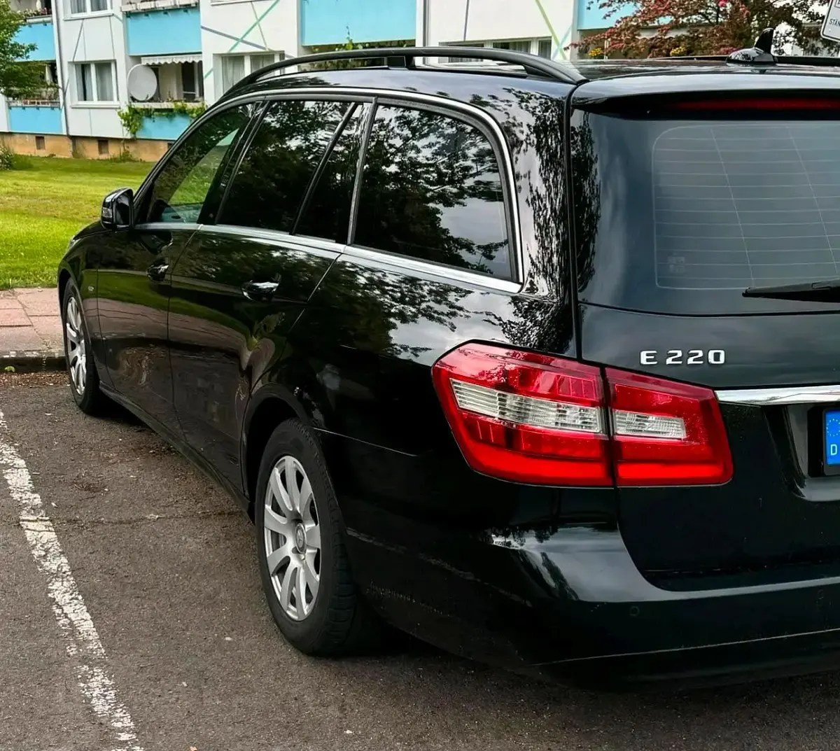 Gebraucht Mercedes E220 170 PS (125 kW) 2012 Schwarz Kombi