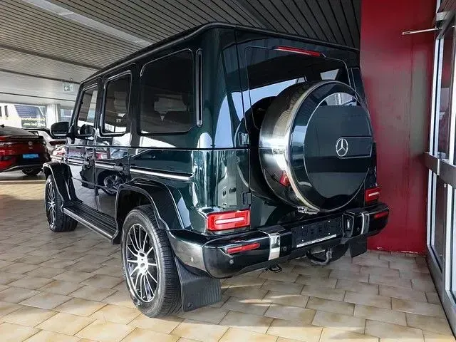 Gebraucht Mercedes G400 330 PS (242 kW) 2024 Smaragdgruen metallic SUV