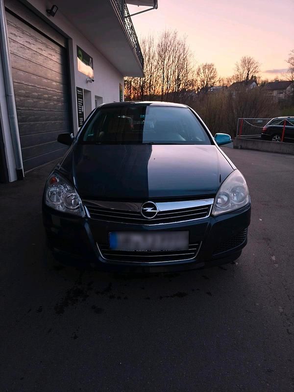 Gebraucht Opel Astra 116 PS (85 kW) 2007 Grau Kleinwagen