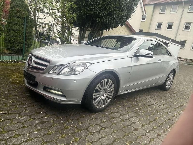 Second-hand Mercedes E200 Elegance 184 CP (135 kW) 2012 Argintiu Coupe
