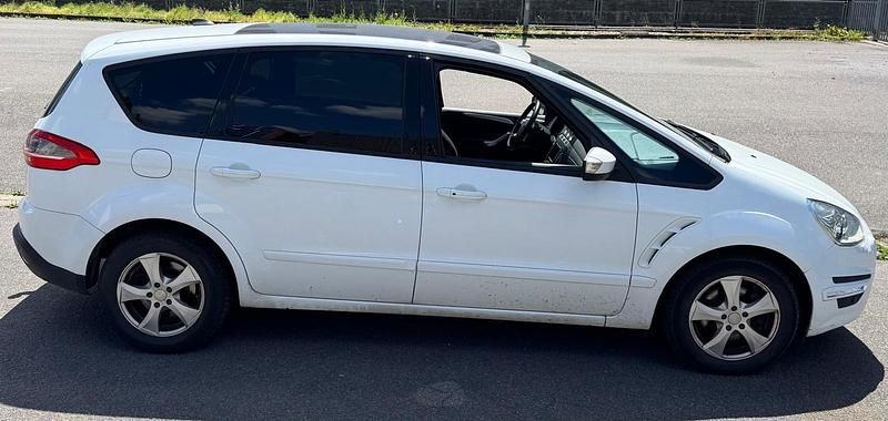 Gebraucht Ford S-MAX S 163 PS (119 kW) 2014 Weiß Van / Kleinbus