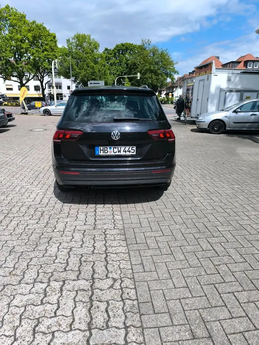 Gebraucht VW Tiguan 150 PS (110 kW) 2020 Schwarz SUV