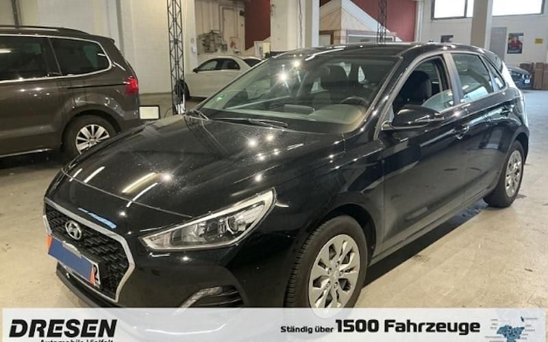 Schwarz Gebraucht 2020 Hyundai i30 YES! Limousine | 15.480 € (Superpreis) - Bild 1/2
