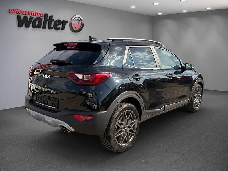 Gebraucht Kia Stonic 101 PS (74 kW) 2024 Schwarz SUV