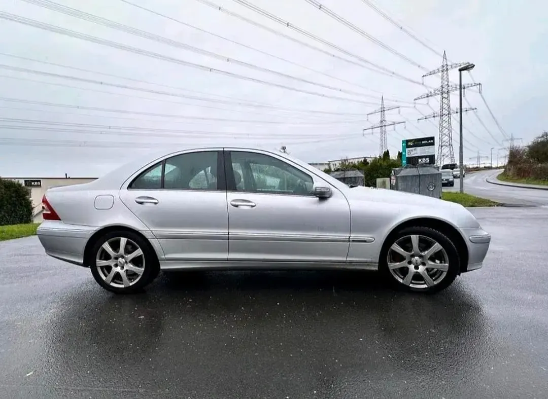 Gebraucht Mercedes C230 204 PS (150 kW) 2006 Limousine