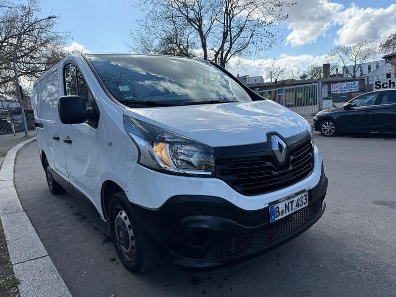 Gebraucht Renault Trafic 95 PS (69 kW) 2017 Weiß Van / Kleinbus