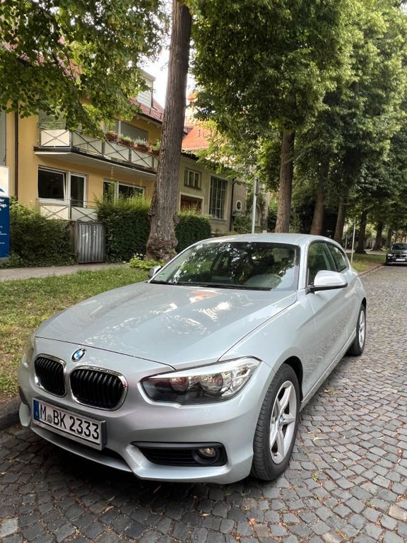 Grau Gebraucht 2016 BMW 120 Kleinwagen | 6.899 € (Guter Preis) - Bild 1/4