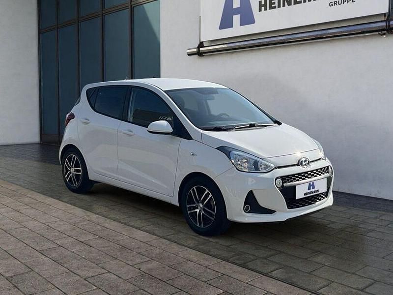 Gebraucht Hyundai i10 Trend 67 PS (49 kW) 2017 Weiss Kleinwagen