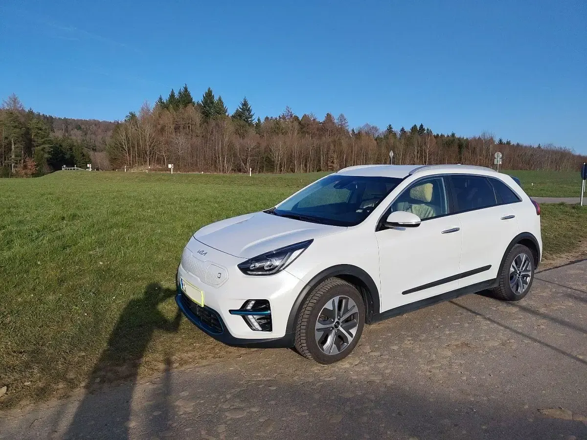 Gebraucht Kia Niro 100 kW (136 PS) 2022 Weiß SUV