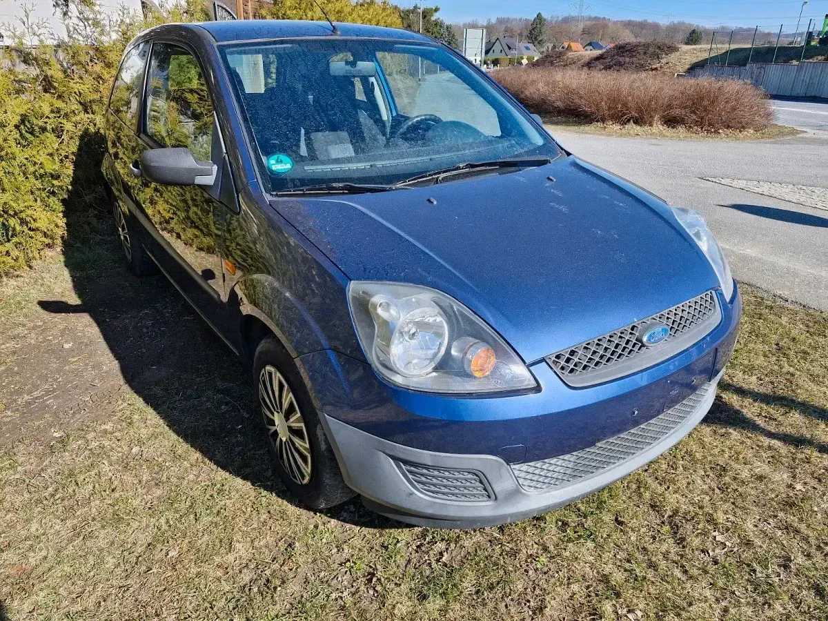 Używany Ford Fiesta 60 KM (44 kW) 2006 Niebieski Hatchback