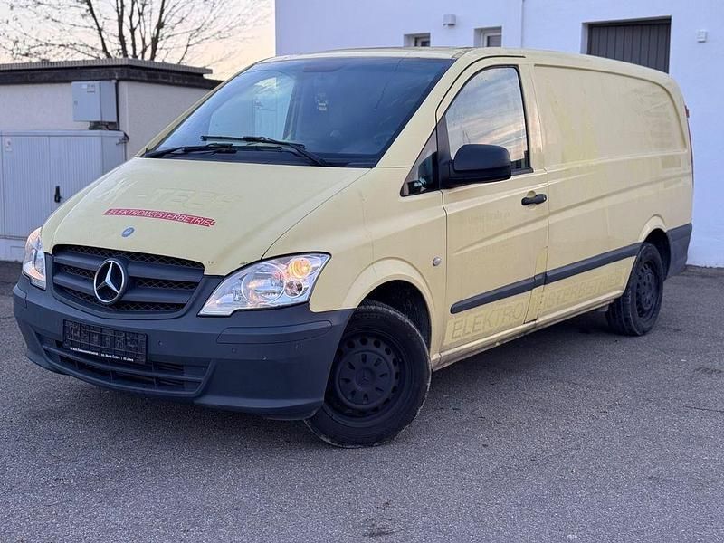 Gelb Gebraucht 2014 Mercedes Vito Van / Kleinbus | 10.490 € - Bild 1/4