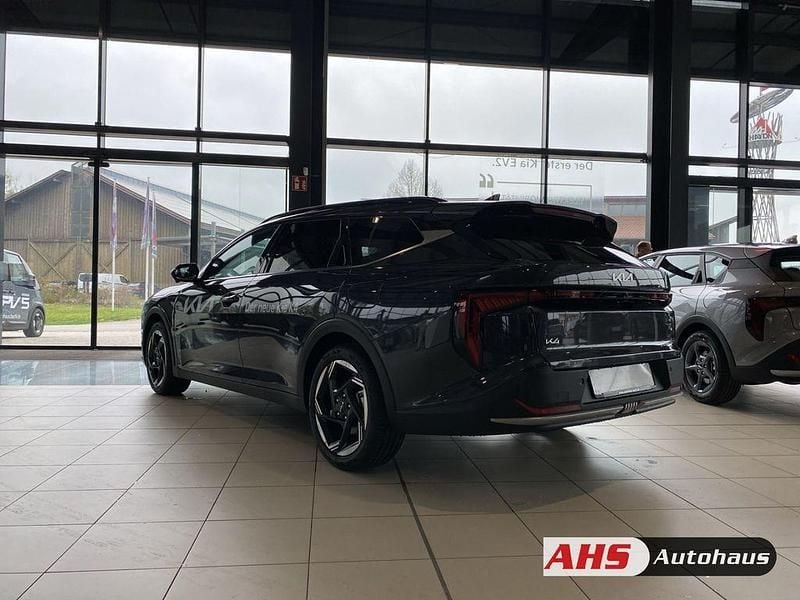 Neu Kia K4 Spirit 150 PS (110 kW) 2026 Grau Kombi