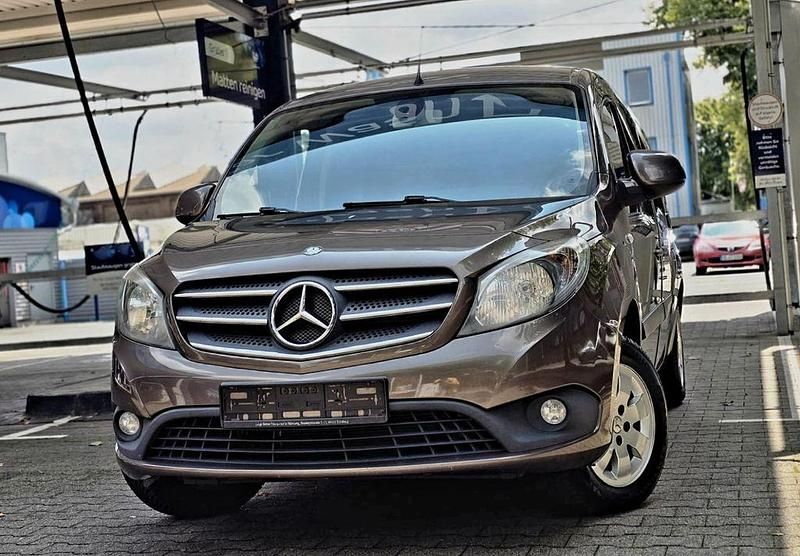 Braun Gebraucht 2015 Mercedes Citan 111 Kombi | 10.900 € (Fairer Preis) - Bild 1/4