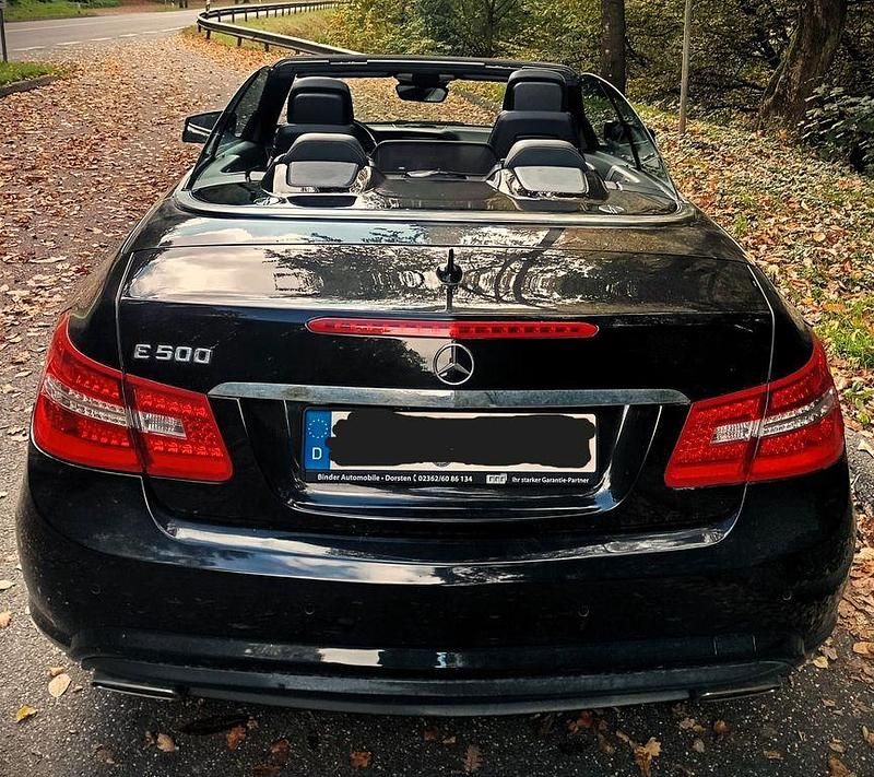 Gebraucht Mercedes E500 Avantgarde 387 PS (284 kW) 2010 Schwarz Cabrio