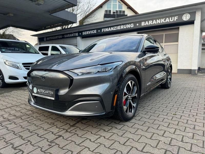 Grau Gebraucht 2021 Ford Mustang Mach-E Basis SUV | 29.850 € (Fairer Preis) - Bild 1/4