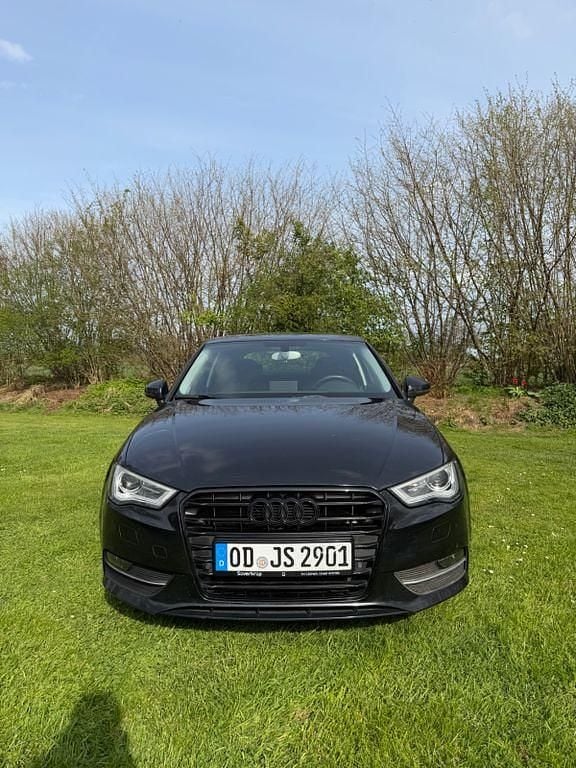 Second-hand Audi A3 Ambition 140 CP (102 kW) 2013 Negru Hatchback