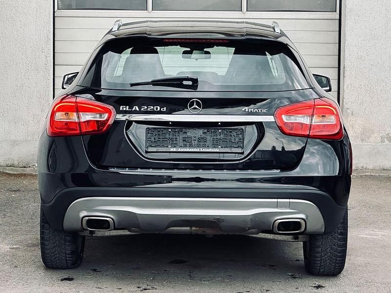 Gebraucht Mercedes GLA220 177 PS (130 kW) 2015 Schwarz SUV