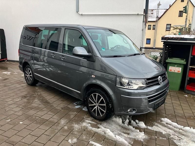 Gebraucht VW Multivan Highline 180 PS (132 kW) 2012 Grau Van