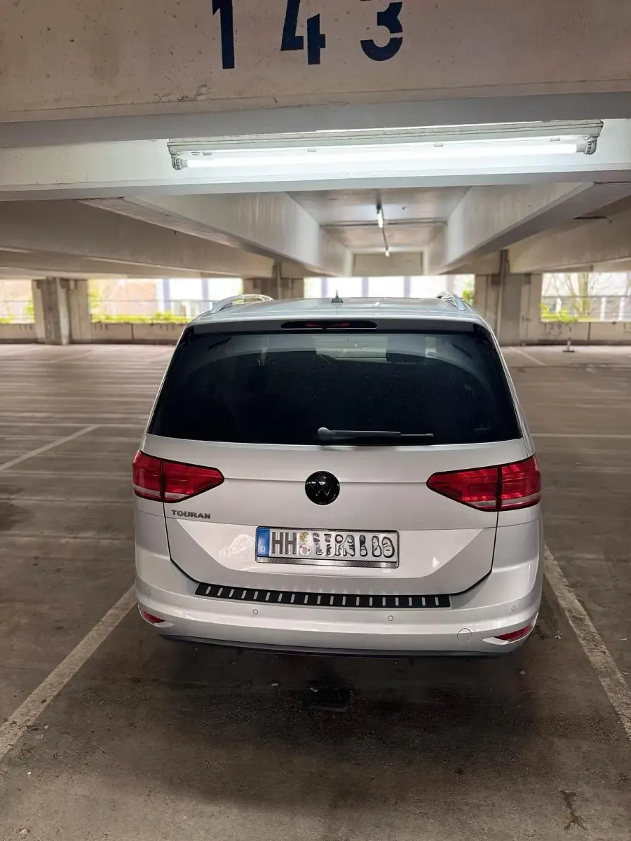 Gebraucht VW Touran 116 PS (85 kW) 2018 Silber Van / Kleinbus