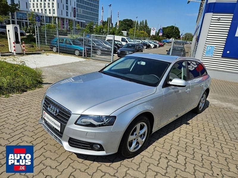 Ice silver (metallic) Gebraucht 2012 Audi A4 Ambiente Kombi | 9.999 € (Etwas zu teuer) - Bild 1/4