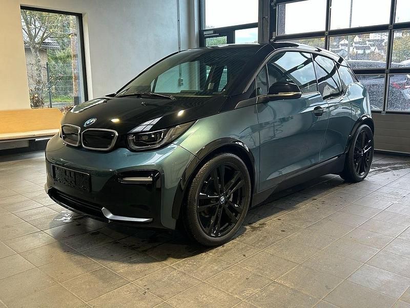 Blau Gebraucht 2022 BMW i3 Performance Kleinwagen | 27.950 € - Bild 1/4