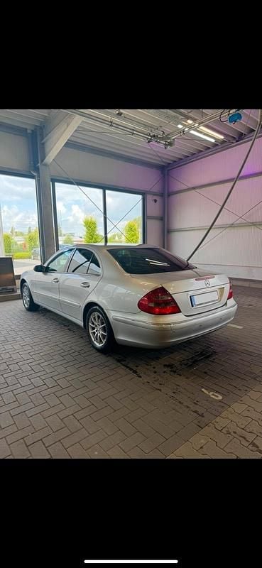 Gebraucht Mercedes E200 Elegance 122 PS (89 kW) 2002 Grau Limousine