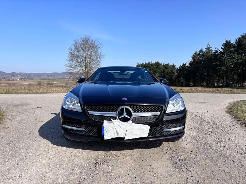 Gebraucht Mercedes SLK200 184 PS (135 kW) 2011 Schwarz Cabrio